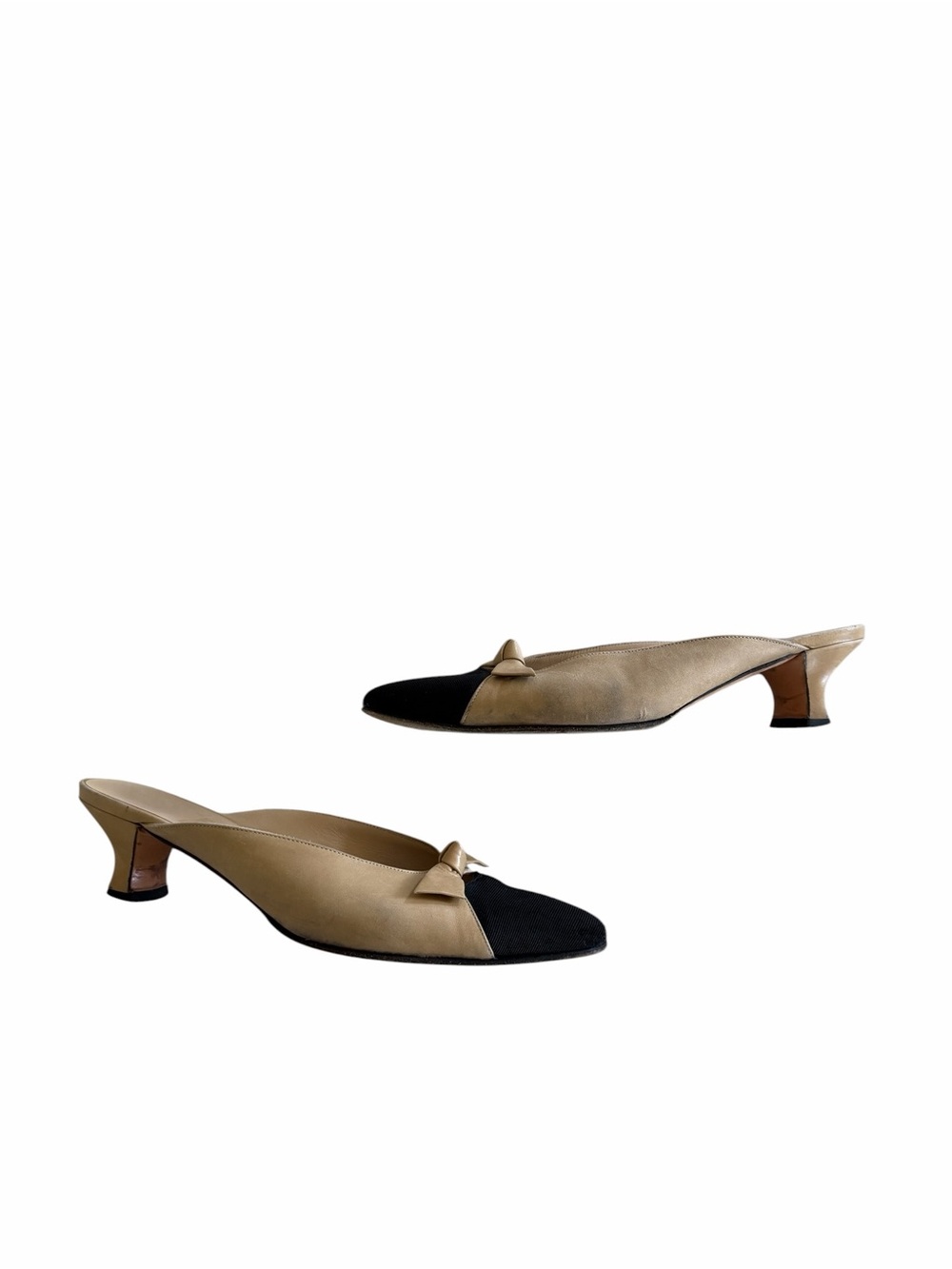 Salvatore Ferragamo Vintage Classic Two-Tone Bow Mules Black & Tan Women’s Heels - Picture 4 of 12